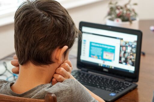 4-ways-to-keep-your-kids-(silently)-safe-online